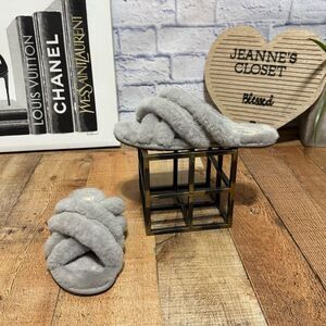 Women’s Scuffita Ugg Slippers size 9